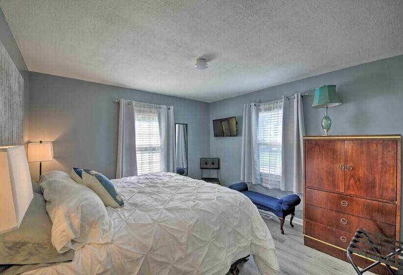 Indianapolis Area Home   Walk To The Speedway!