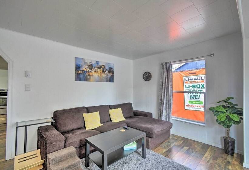 Inviting Bremerton Home Near Hiking & History