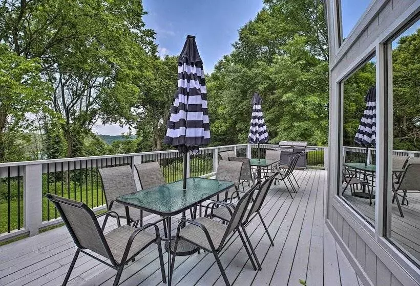 Lake Cumberland Home W/ Deck + Water Access!