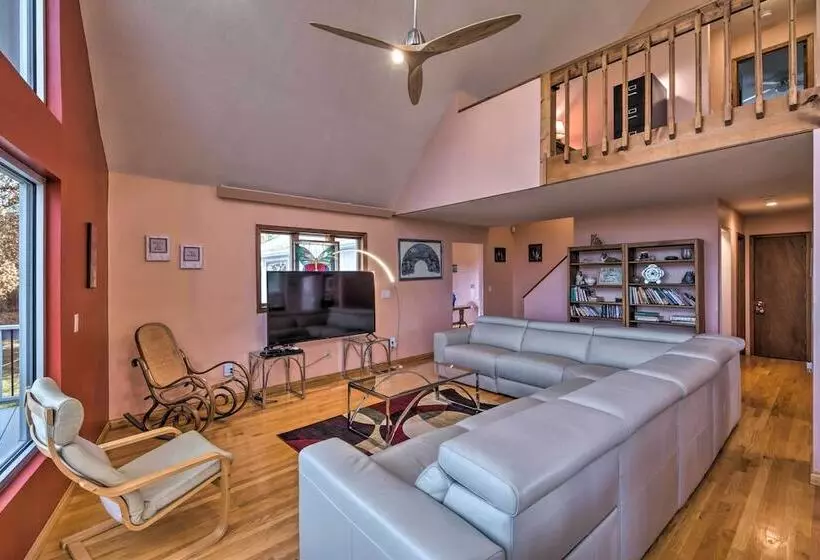 Lake Cumberland Home W/ Deck + Water Access!