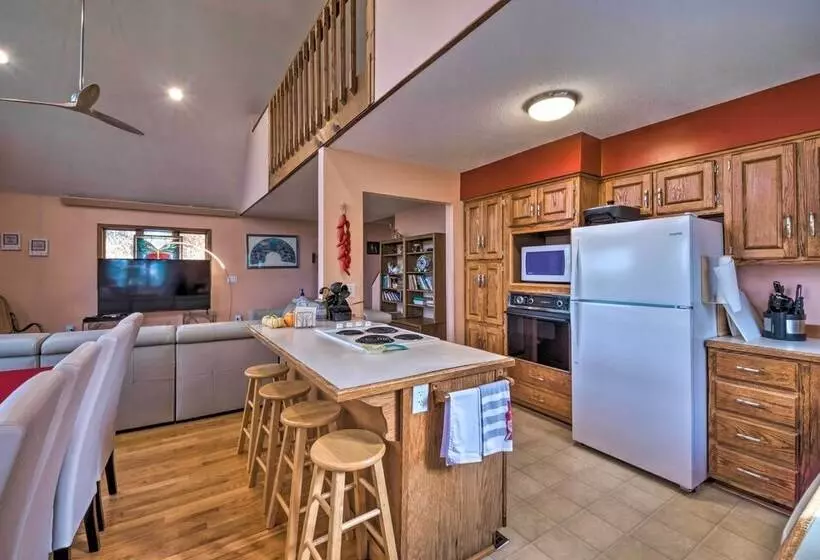 Lake Cumberland Home W/ Deck + Water Access!