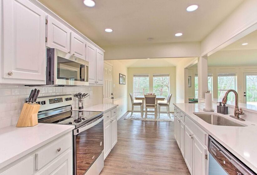 Lake Texoma Retreat W/ Deck < 1 Mi To Marina!