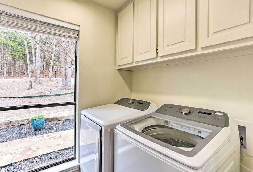 Lake Texoma Retreat W/ Deck < 1 Mi To Marina!
