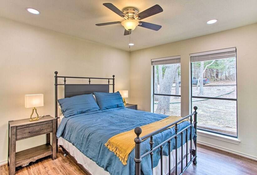 Lake Texoma Retreat W/ Deck < 1 Mi To Marina!