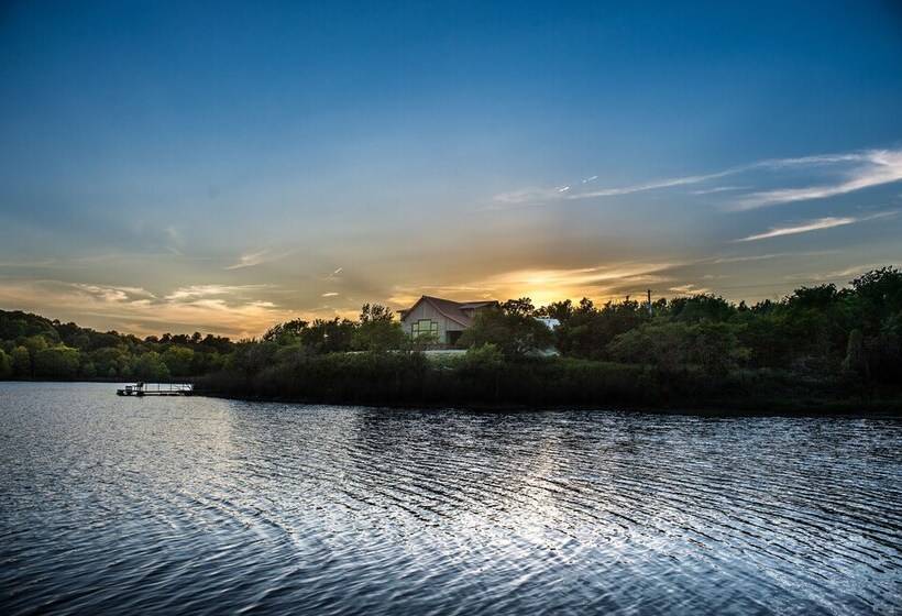 Lakefront Cedar Vale Lodge W/ Private Boat Dock!