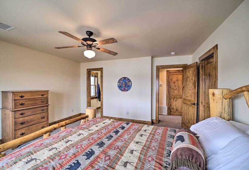 Lakefront Cedar Vale Lodge W/ Private Boat Dock!