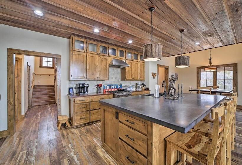 Lakefront Cedar Vale Lodge W/ Private Boat Dock!