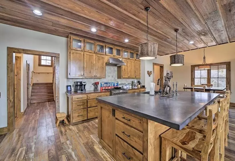 Lakefront Cedar Vale Lodge W/ Private Boat Dock!