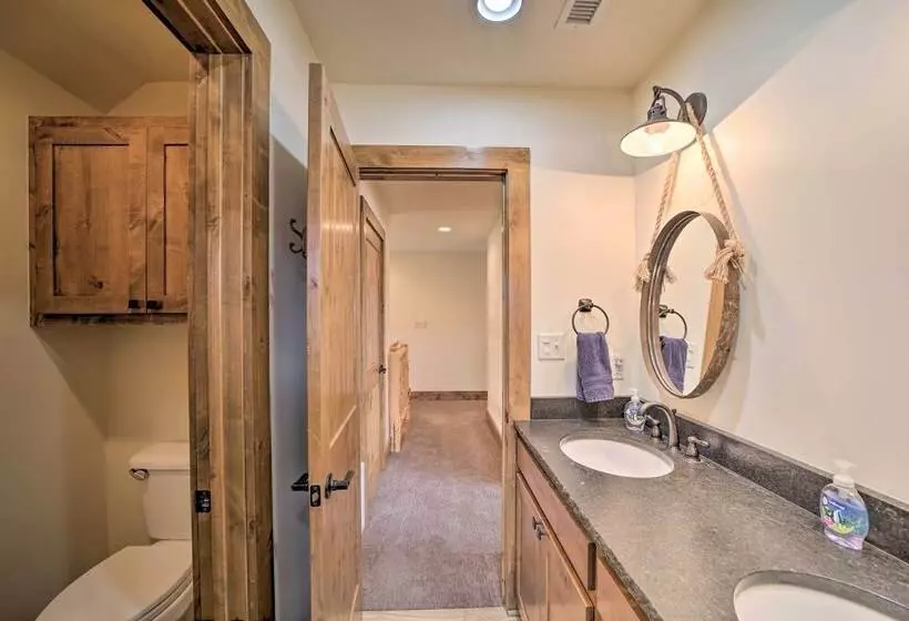 Lakefront Cedar Vale Lodge W/ Private Boat Dock!