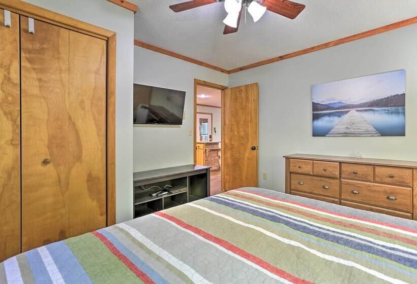 Lakefront Home W/ Game Room, Decks, Dock & Kayaks!