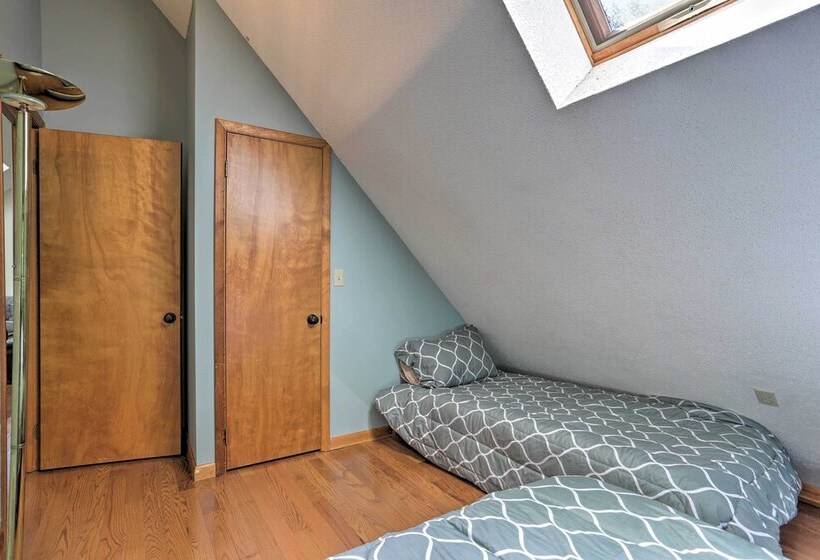 Lakefront Home W/ Game Room, Decks, Dock & Kayaks!