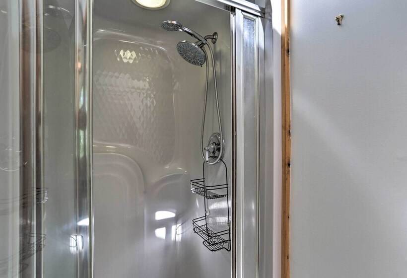 Lakefront Home W/ Game Room, Decks, Dock & Kayaks!