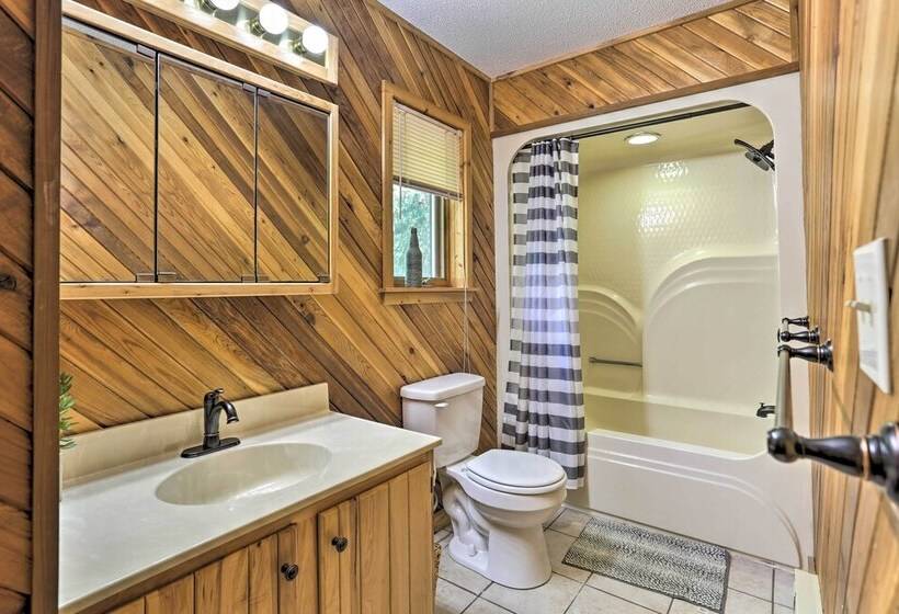 Lakefront Home W/ Game Room, Decks, Dock & Kayaks!