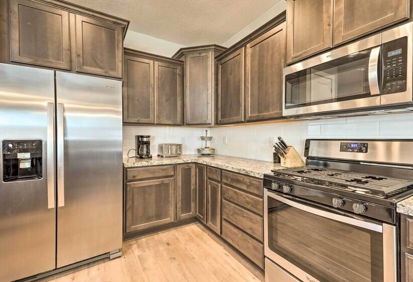 Family Home W/ Deck, 3 Mi To Downtown Flagstaff!