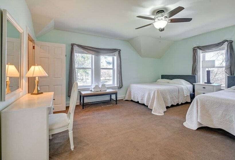 Large Home W/ Indoor Basketball Court + Game Room!