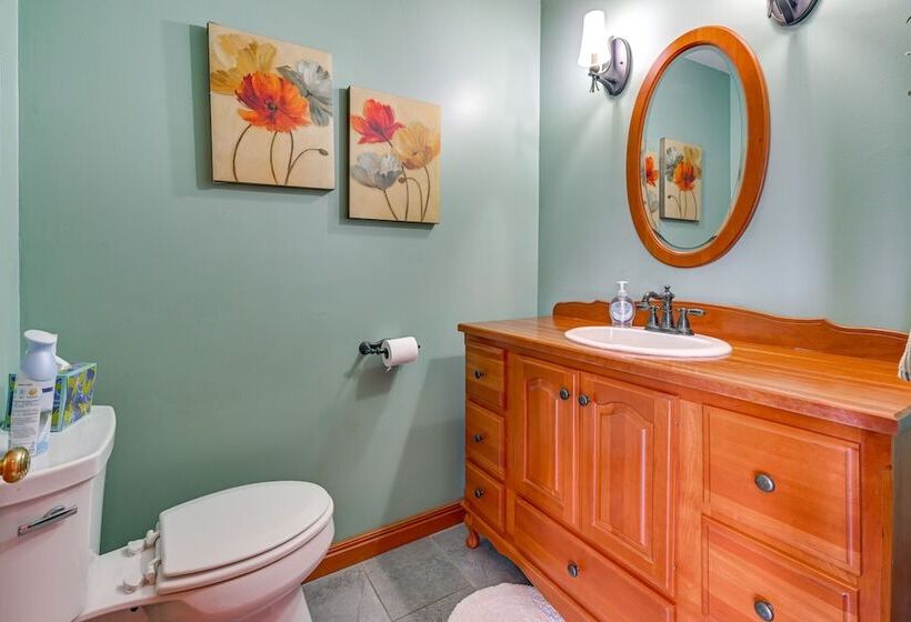 Large Home W/ Indoor Basketball Court + Game Room!