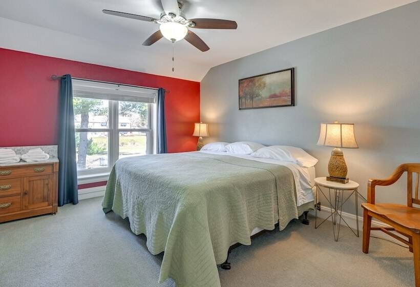 Large Home W/ Indoor Basketball Court + Game Room!