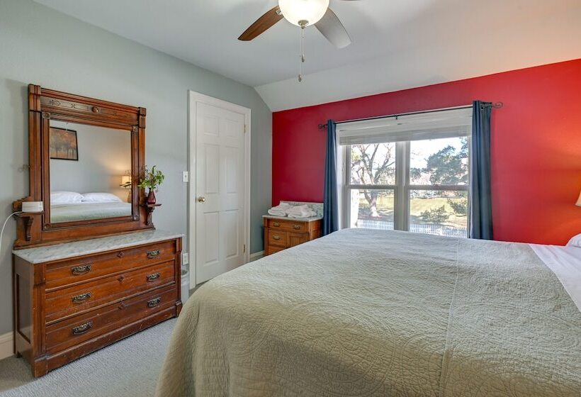 Large Home W/ Indoor Basketball Court + Game Room!