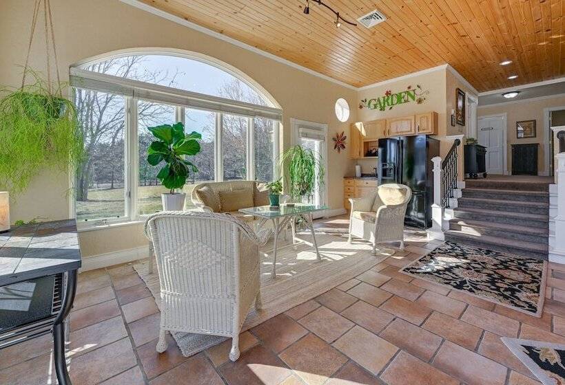 Large Home W/ Indoor Basketball Court + Game Room!