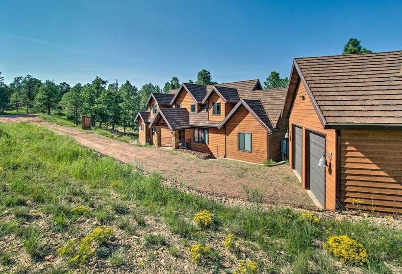 Outdoor Fireplace, Gas Grill: Luxe Heber Cabin!