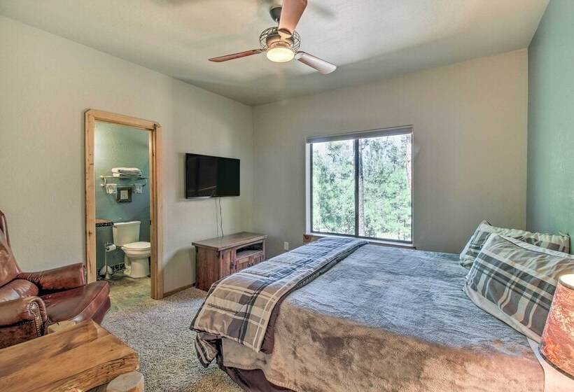 Outdoor Fireplace, Gas Grill: Luxe Heber Cabin!