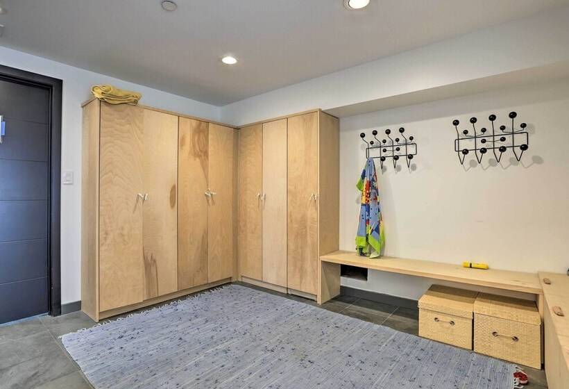 Luxury Long Beach Villa With Ocean Views!