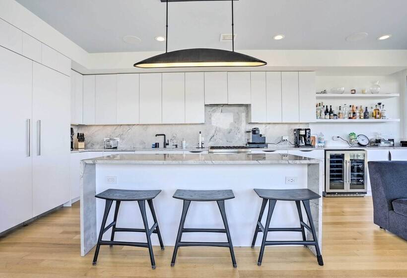 Luxury Long Beach Villa With Ocean Views!