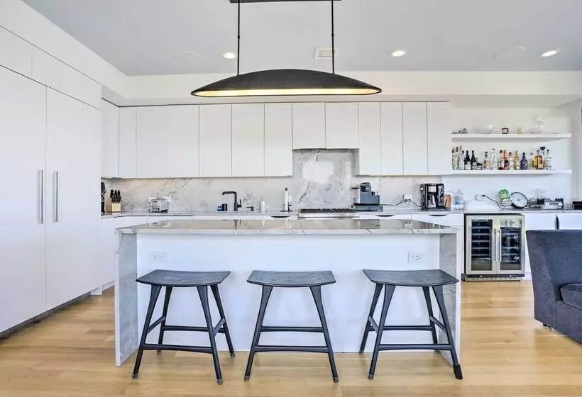 Luxury Long Beach Villa With Ocean Views!