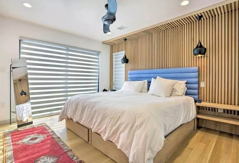 Luxury Long Beach Villa With Ocean Views!