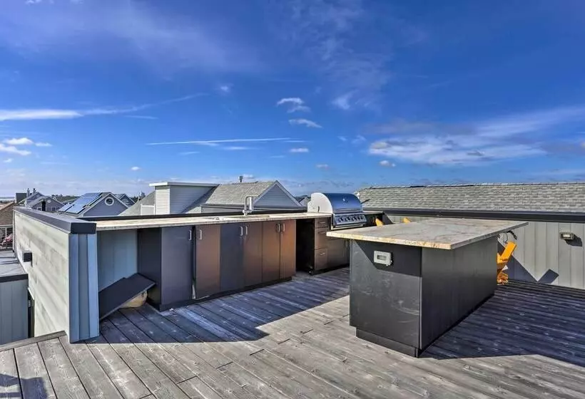 Luxury Long Beach Villa With Ocean Views!