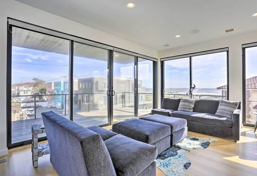 Luxury Long Beach Villa With Ocean Views!