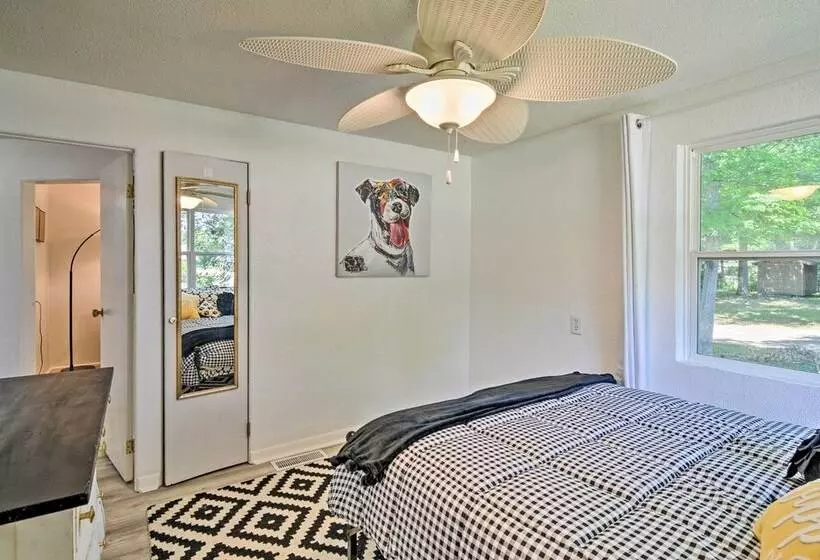 Stylish Dog Friendly Bungalow: Steps To Elk Lake