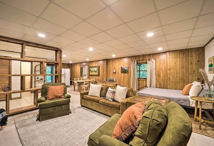 Peaceful Boone Cabin W/ Deck & Forest Views!