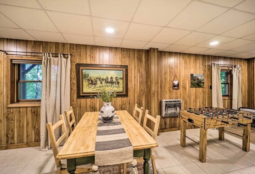 Peaceful Boone Cabin W/ Deck & Forest Views!