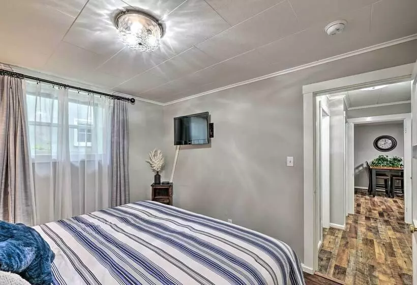 Peaceful Sonora Home W/ Grill: Walk To Downtown!