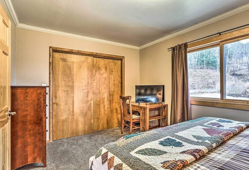 Peaceful Hancock Home W/ Patio, Deck & Grill!