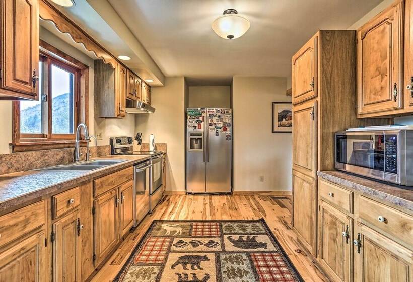 Peaceful Hancock Home W/ Patio, Deck & Grill!