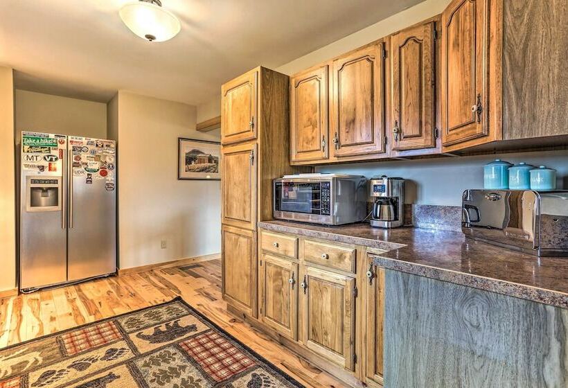 Peaceful Hancock Home W/ Patio, Deck & Grill!