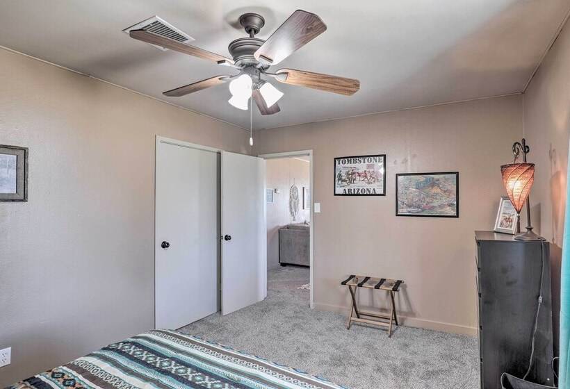 Pet Friendly Abode W/ Yard, Near Outdoor Hotspots!