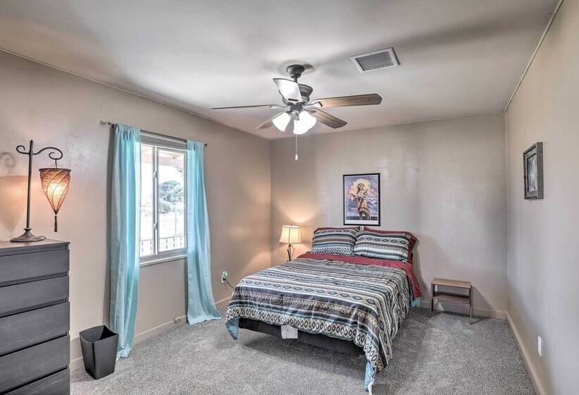 Pet Friendly Abode W/ Yard, Near Outdoor Hotspots!