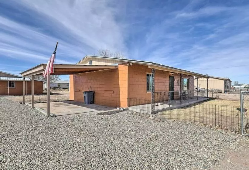 Pet Friendly Abode W/ Yard, Near Outdoor Hotspots!
