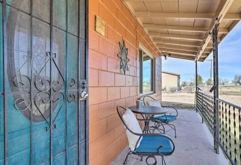 Pet Friendly Abode W/ Yard, Near Outdoor Hotspots!