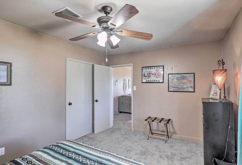 Pet Friendly Abode W/ Yard, Near Outdoor Hotspots!