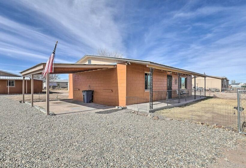 Pet Friendly Abode W/ Yard, Near Outdoor Hotspots!