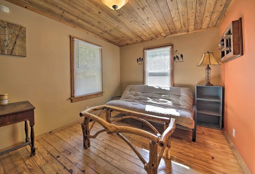 Pet Friendly Cottage W/ Fire Pit   3 Mi To Siu!