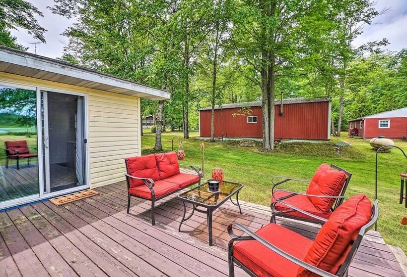 Cottage On Tubbs Lake W/ Fire Pit Near Skiing!