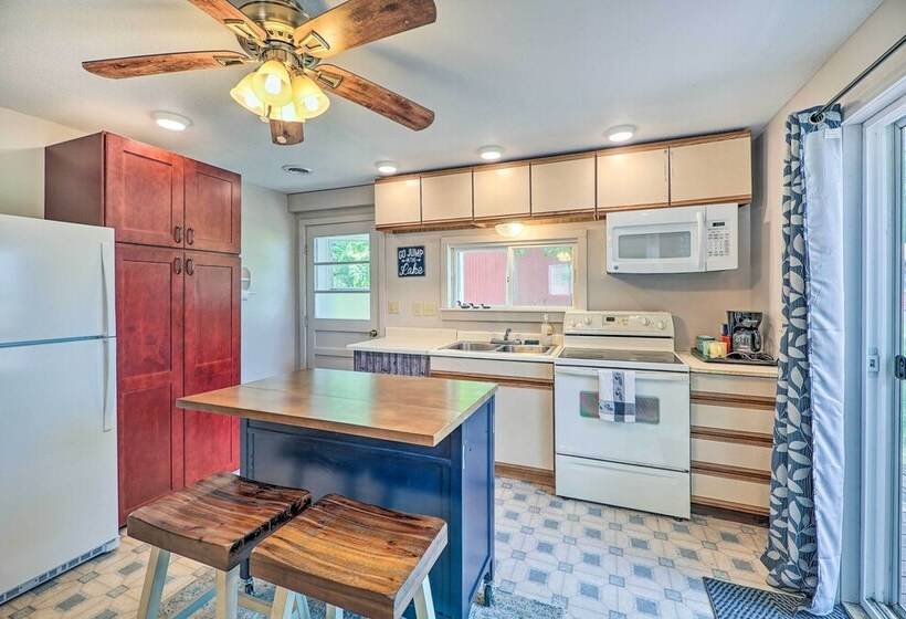 Cottage On Tubbs Lake W/ Fire Pit Near Skiing!