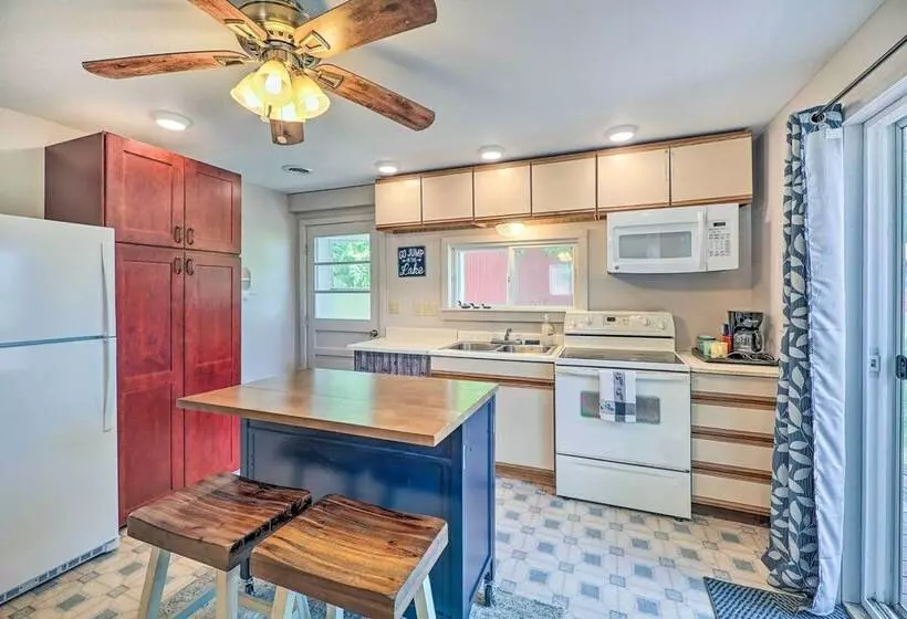 Cottage On Tubbs Lake W/ Fire Pit Near Skiing!