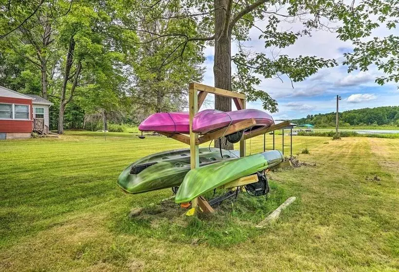 Cottage On Tubbs Lake W/ Fire Pit Near Skiing!