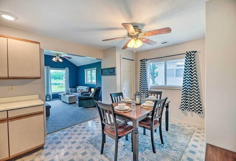 Cottage On Tubbs Lake W/ Fire Pit Near Skiing!